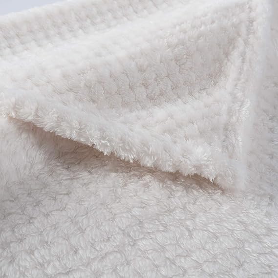 R0BTECH Warm Soft Fuzzy Dog or Cat Blanket, Plush Fleece Throws for Puppy, Kitten, Medium, Large Dogs - Ivory (S/24" x 32")