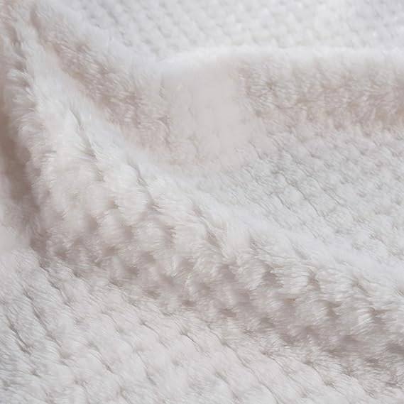 R0BTECH Warm Soft Fuzzy Dog or Cat Blanket, Plush Fleece Throws for Puppy, Kitten, Medium, Large Dogs - Ivory (S/24" x 32")